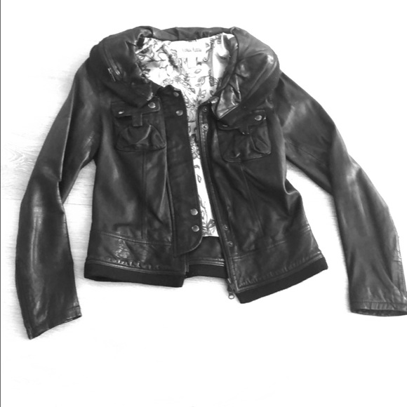 Neiman Marcus Jackets & Blazers - Black leather jacket size medium